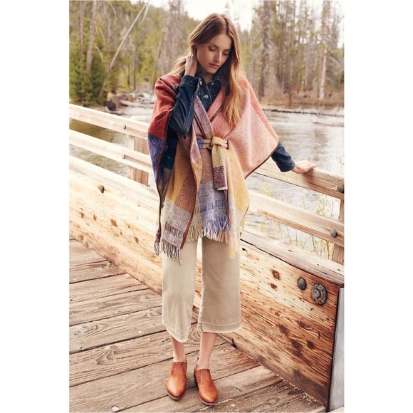 Anthropologie Nomad by Morgan Carper Belted Fringe Shawl Wrap Cape - Picture 16 of 16